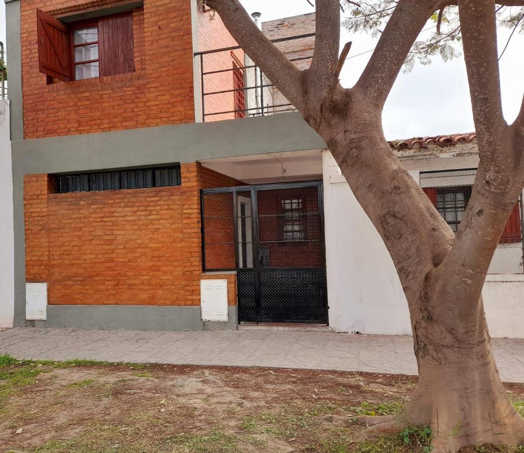 Casa Cercana Al Estadio Madre De Ciudades *